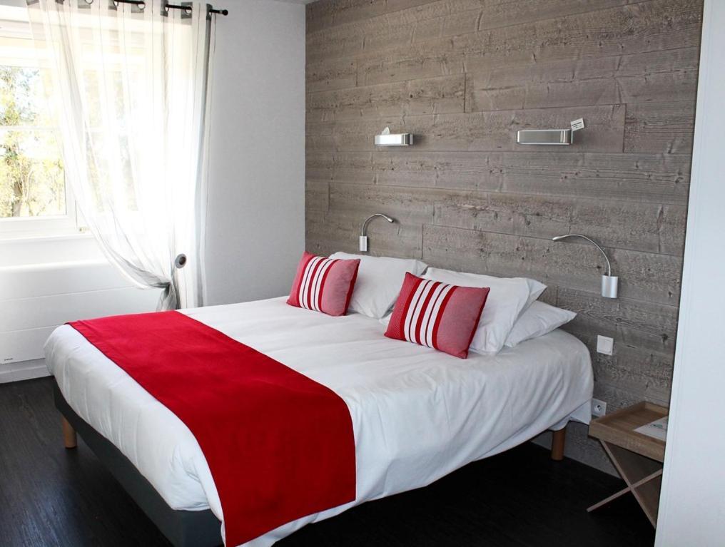 Logis Hotel "Ici M'Aime" Rouvray  Εξωτερικό φωτογραφία