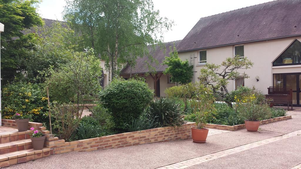 Logis Hotel "Ici M'Aime" Rouvray  Εξωτερικό φωτογραφία
