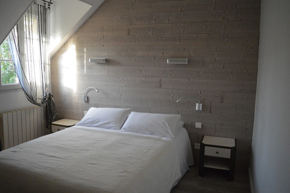 Logis Hotel "Ici M'Aime" Rouvray  Εξωτερικό φωτογραφία