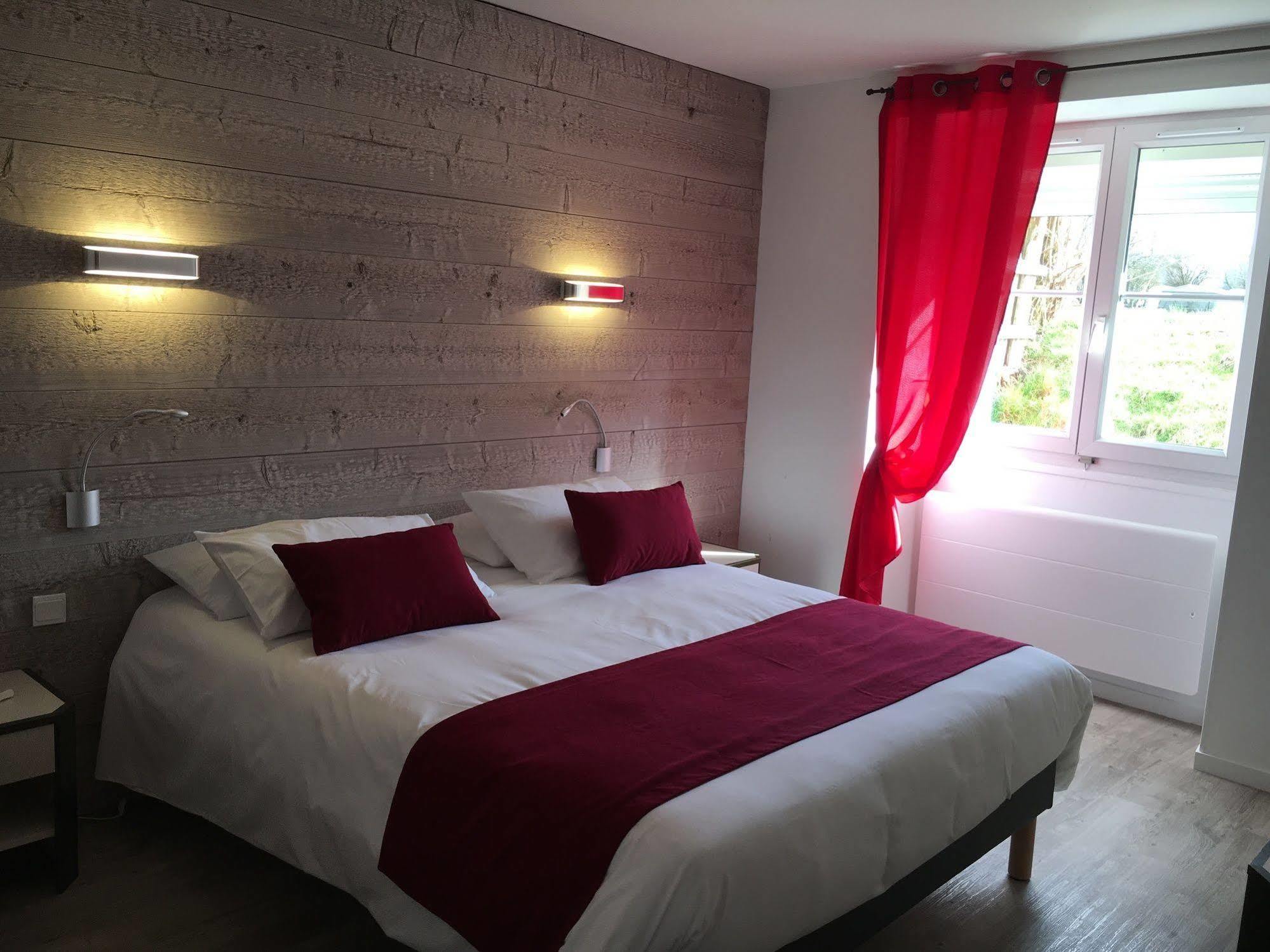 Logis Hotel "Ici M'Aime" Rouvray  Εξωτερικό φωτογραφία