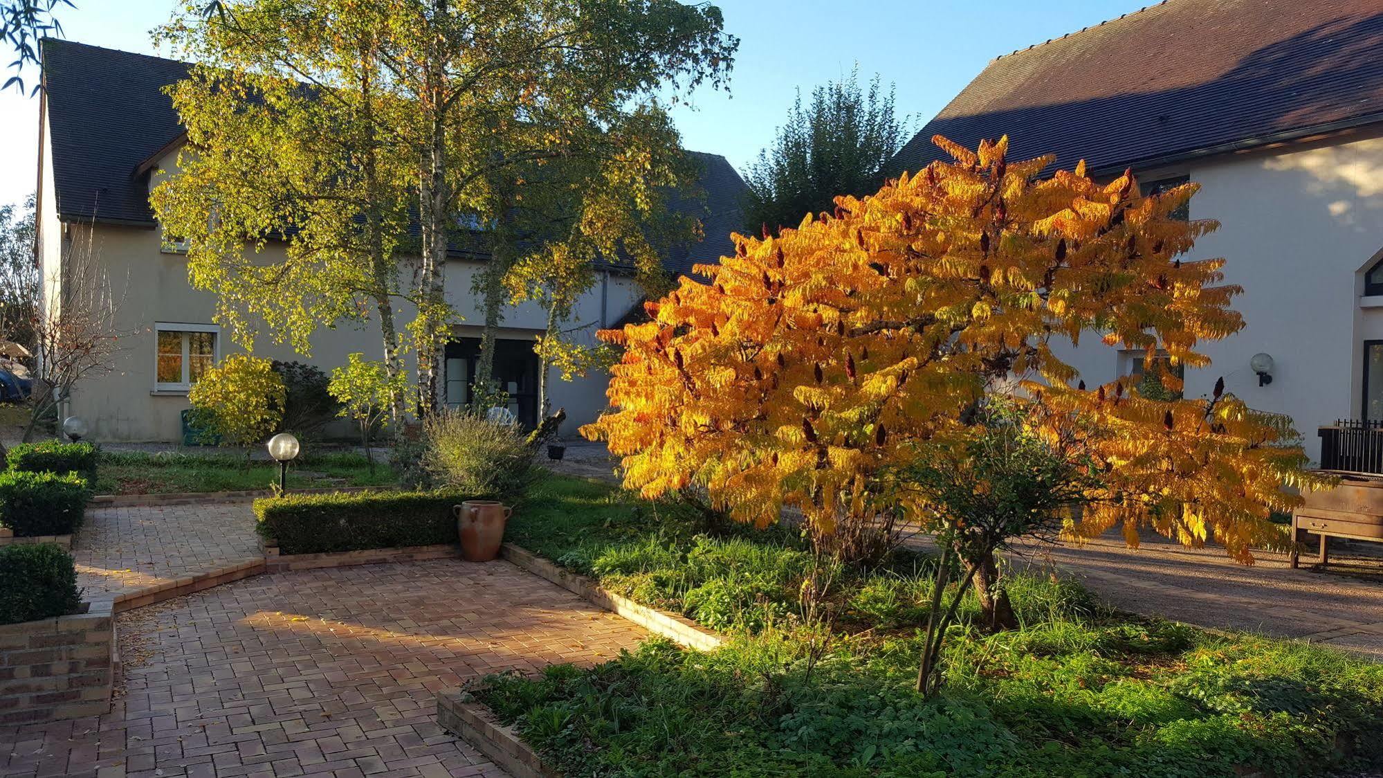 Logis Hotel "Ici M'Aime" Rouvray  Εξωτερικό φωτογραφία